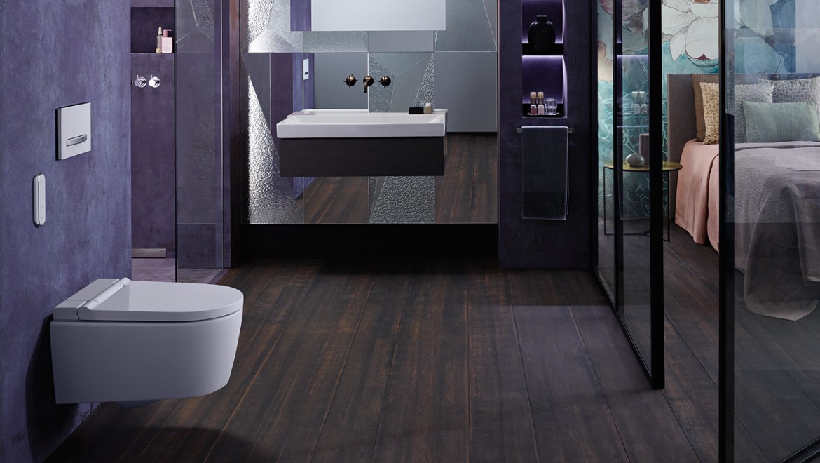 Geberit AquaClean Sela v hotelovej kúpeľni Geberit AquaClean Sela v hotelovej kúpeľni